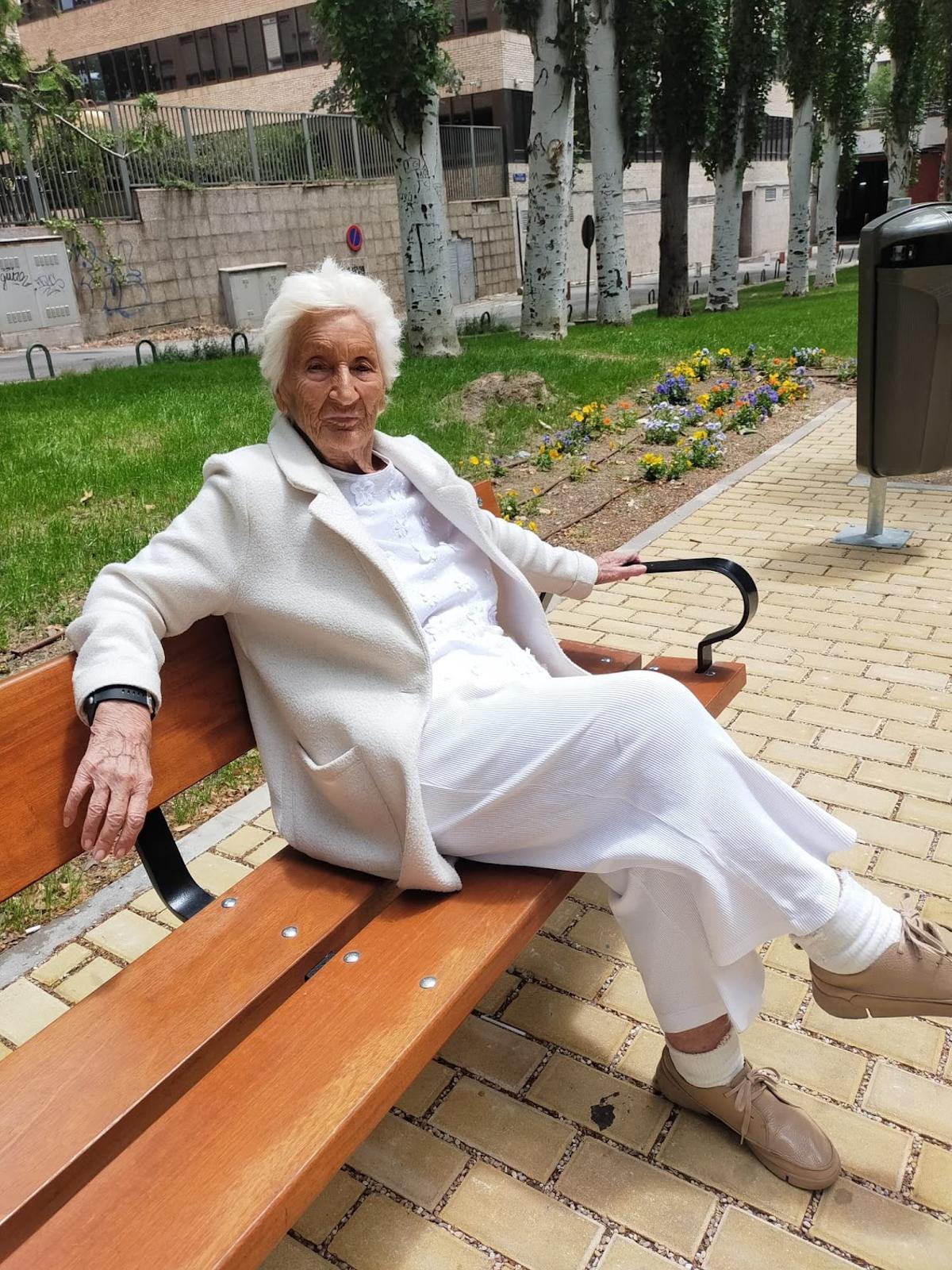 Lola Ortiz.