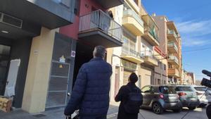 L’ocupa de Badalona cedeix davant la pressió d’Albiol i els veïns i se’n va del pis