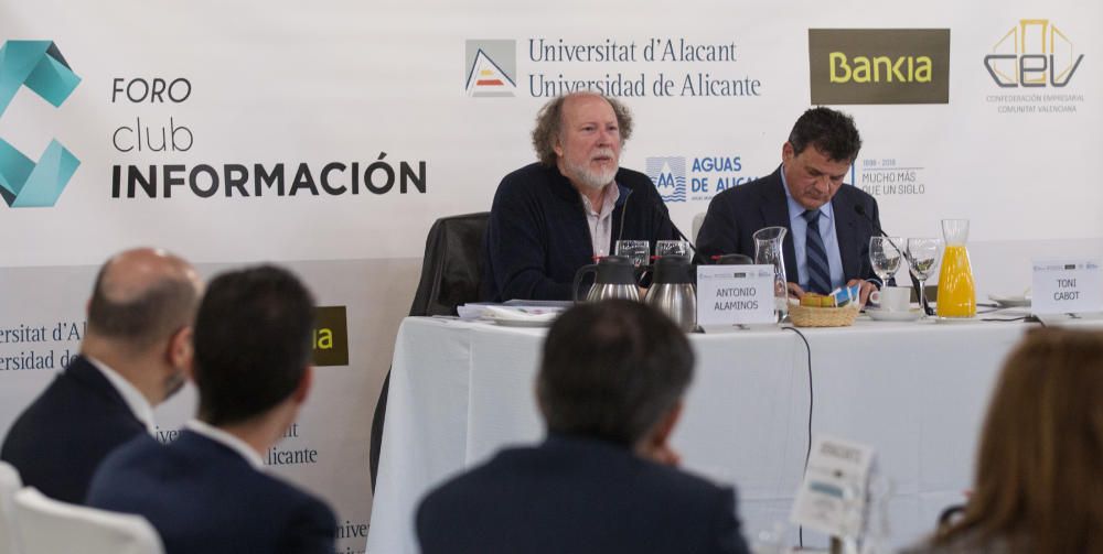 Antonio Alaminos analiza en el Foro Club INFORMACIÓN el papel de las encuestas electorales en España