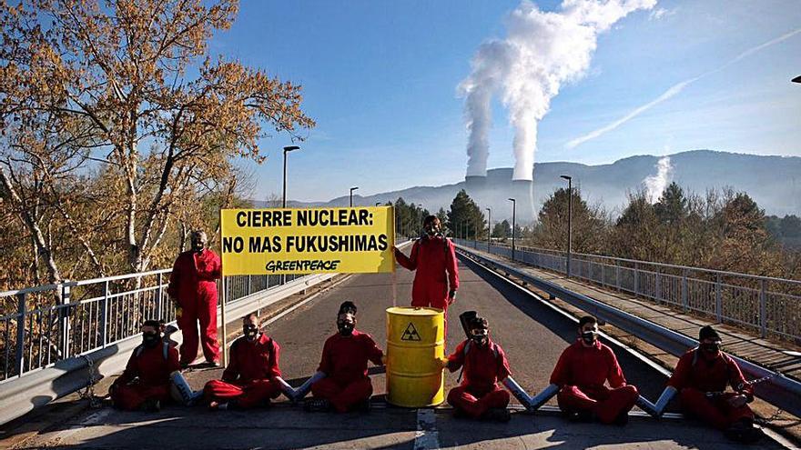 Protesta en la central nuclear | LEVANTE-EMV