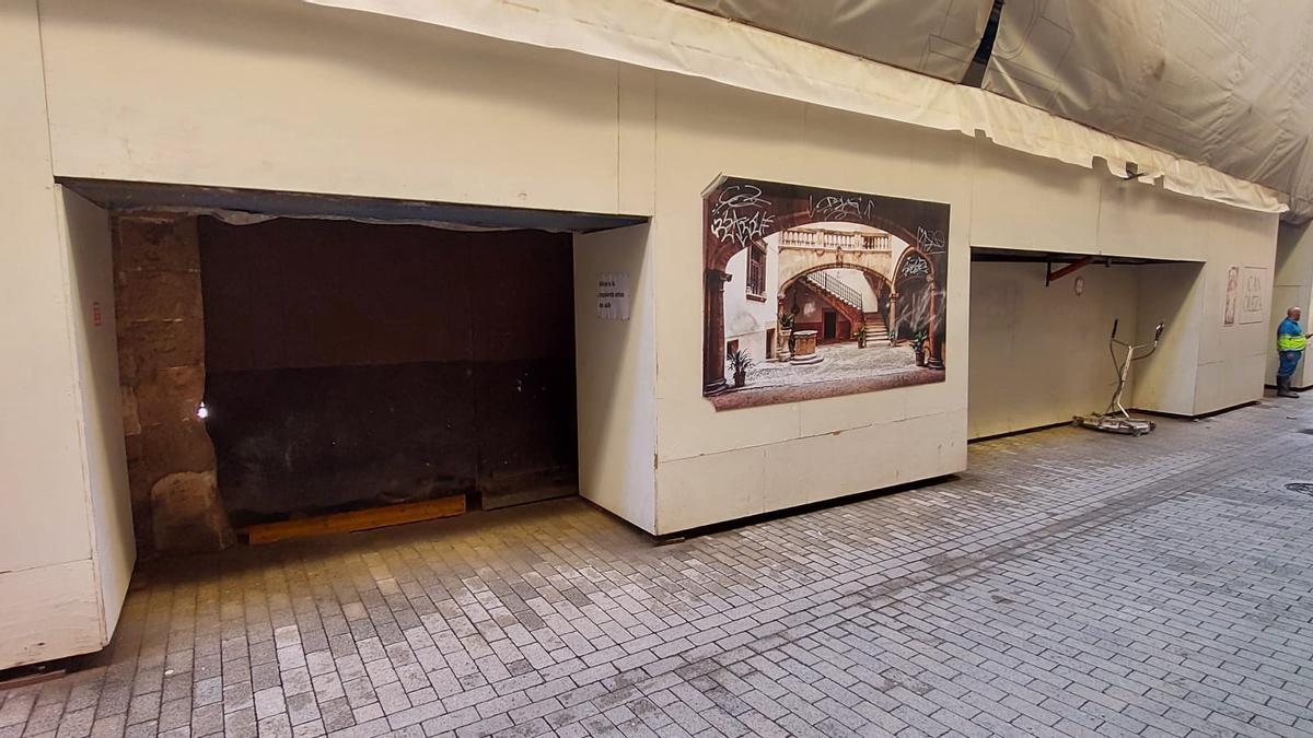 Las obras de Can Oleza, en la calle Morei, paralizadas este viernes.