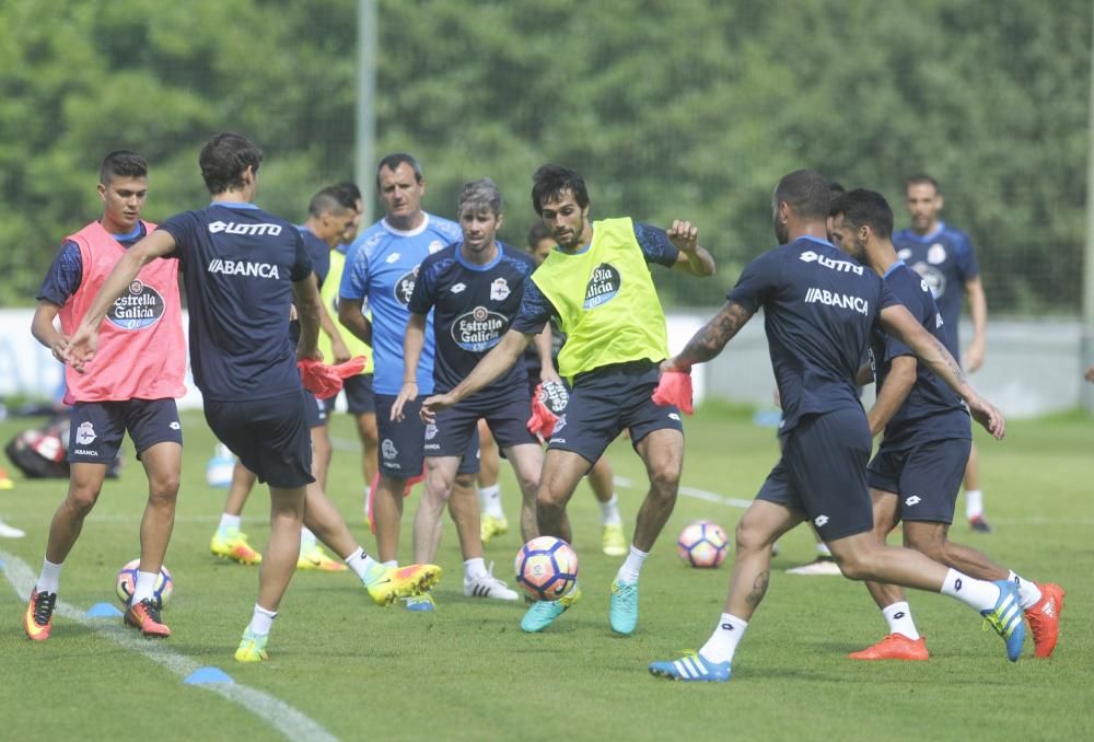 Bruno y Juanfran, que tenían problemas físicos, ya están aptos para jugar en los próximos tres amistosos antes del debut en Liga, el día 19 frente al Eibar.