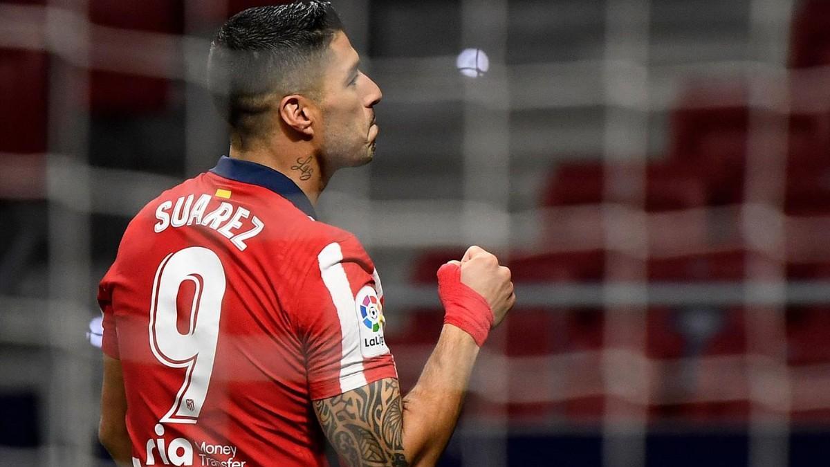 Luis Suárez con la camiseta del Atlético