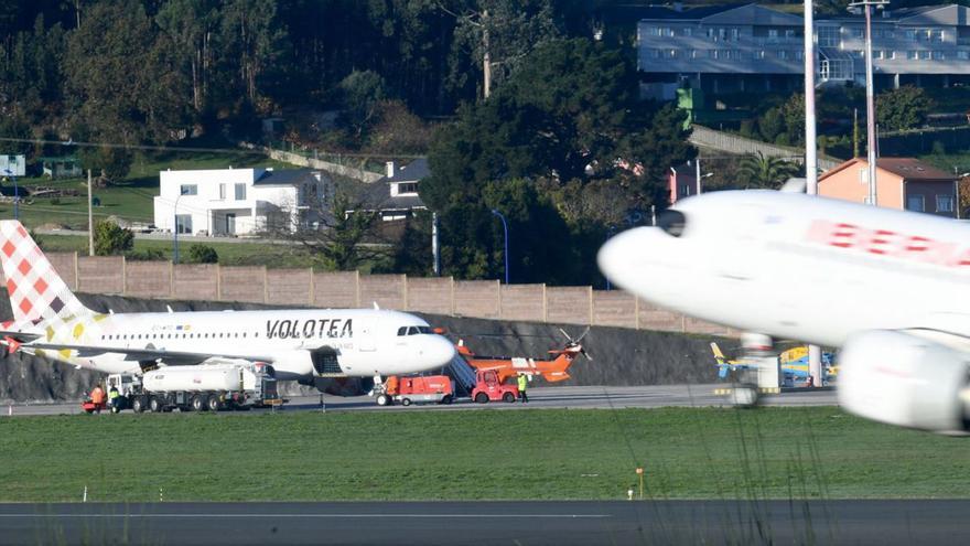 Falsa alarma por aviso de bomba en un avión en el aeropuerto de A Coruña