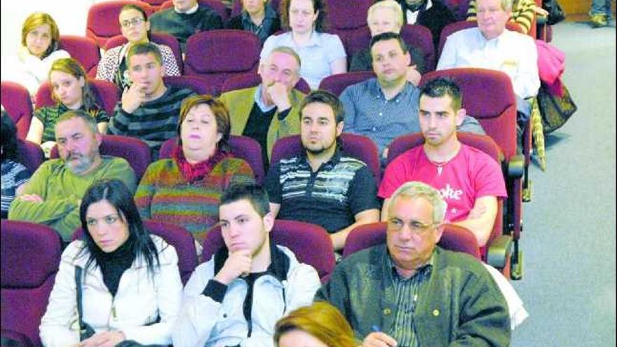 Parte de los asistentes a la reunión.