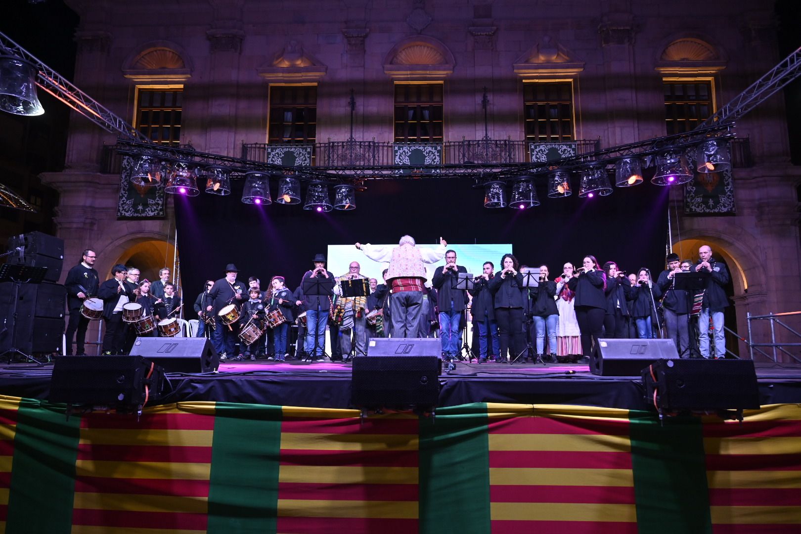 Galería de fotos: XXII Homenaje de Castelló a la Dolçaina y el Tabal en la plaza Mayor