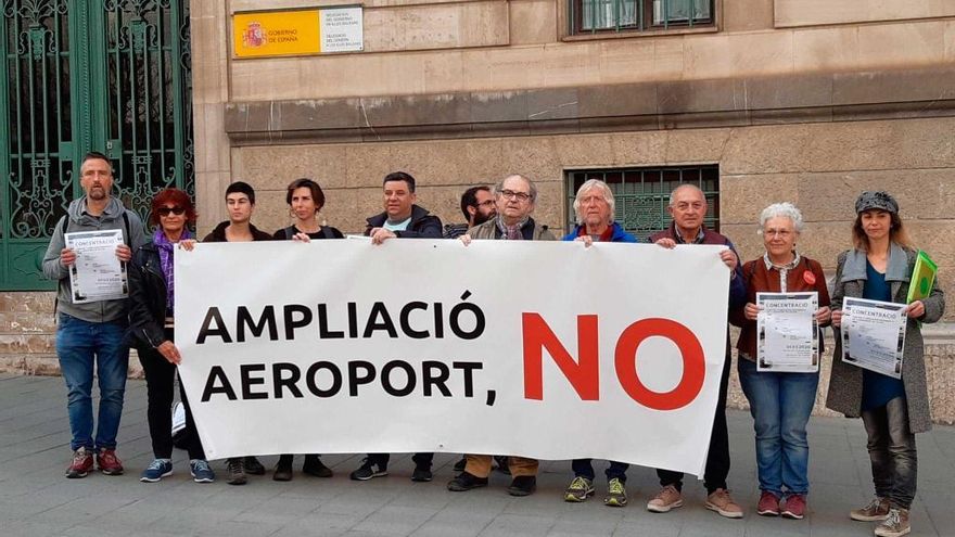 &quot;Condenados por defender Mallorca&quot;: el GOB pide ayuda para recaudar los 5.000 euros de gastos derivados de la sentencia sobre la ampliación del aeropuerto