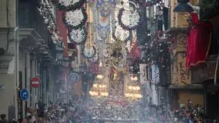 La fiesta de la Virgen de los Desamparados cierra con la procesión
