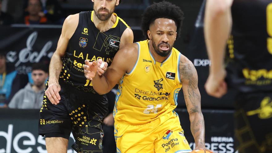 Nico Brussino y Braian Angola analizan la victoria del CB Gran Canaria ante el CB Canarias: «Sabíamos lo que significaba este partido; hemos demostrado carácter»