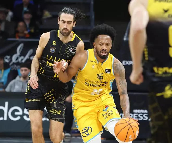 Nico Brussino y Braian Angola analizan la victoria del CB Gran Canaria ante el CB Canarias: «Sabíamos lo que significaba este partido; hemos demostrado carácter»