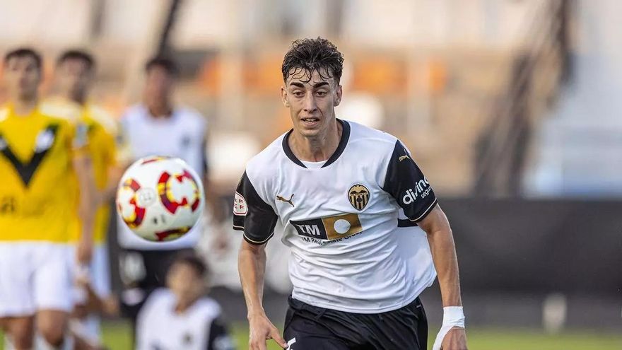 Oficial: Iker Córdoba, cedido al CD Mirandés
