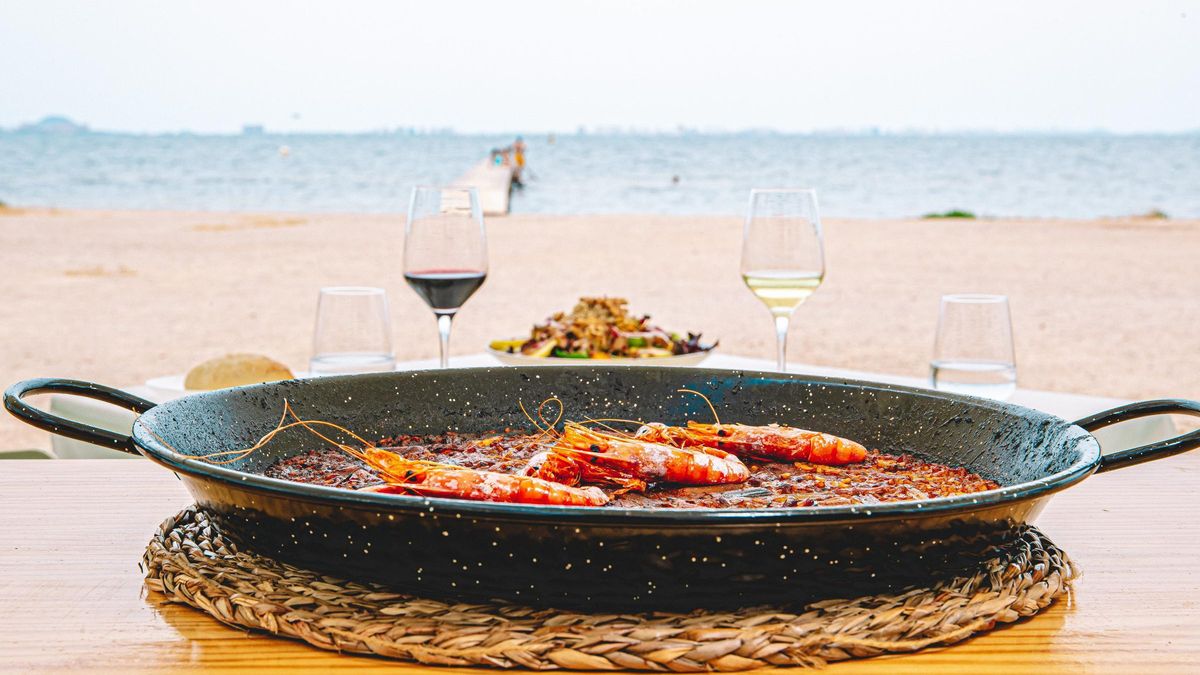 Paella frente al Mar Menor en Kinita Restaurant.