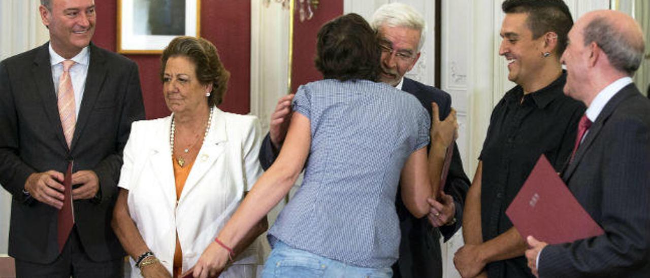 Todos los senadores territoriales en una foto de familia ayer en las Cortes Valencianas