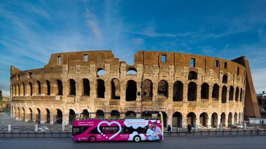 Grupo Julià empieza a operar el bus turístico de Roma tras invertir tres millones