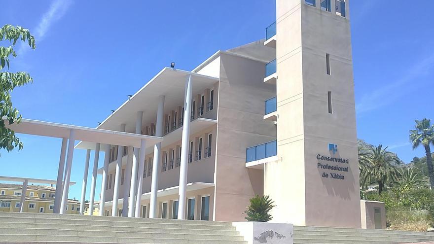 Xàbia cumple con una reivindicación de 14 años: regularizar al personal del conservatorio