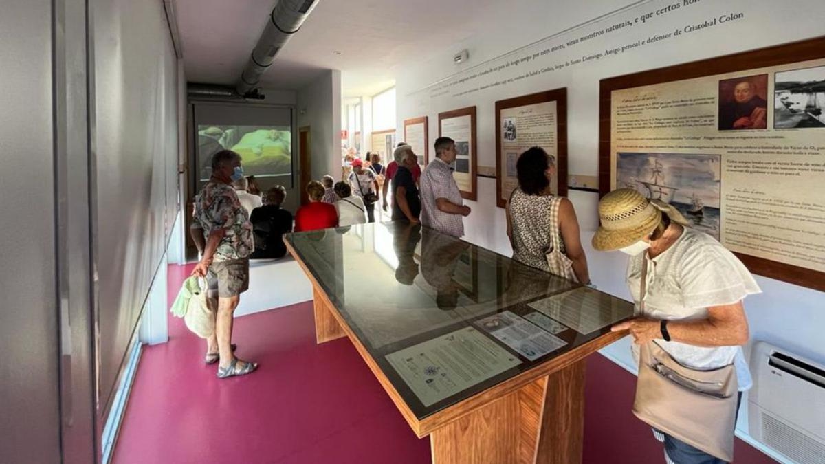 Visitantes en la Casa Museo de Colón.