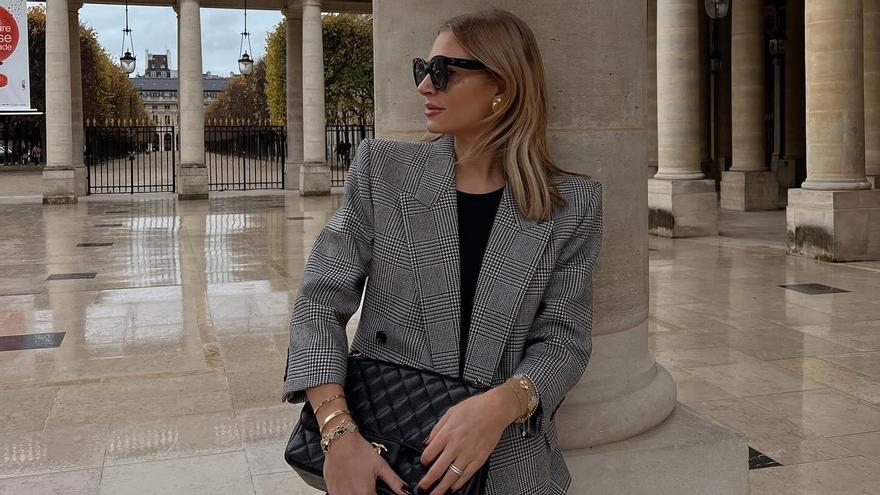 la influencer de @thefashionbugblog es fan de los bolsos de lujo