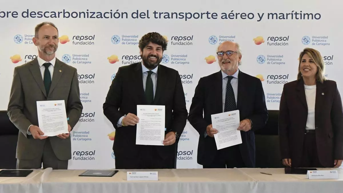 Repsol y la UPCT impulsan en Cartagena una cátedra para descarbonizar el transporte aéreo y marítimo