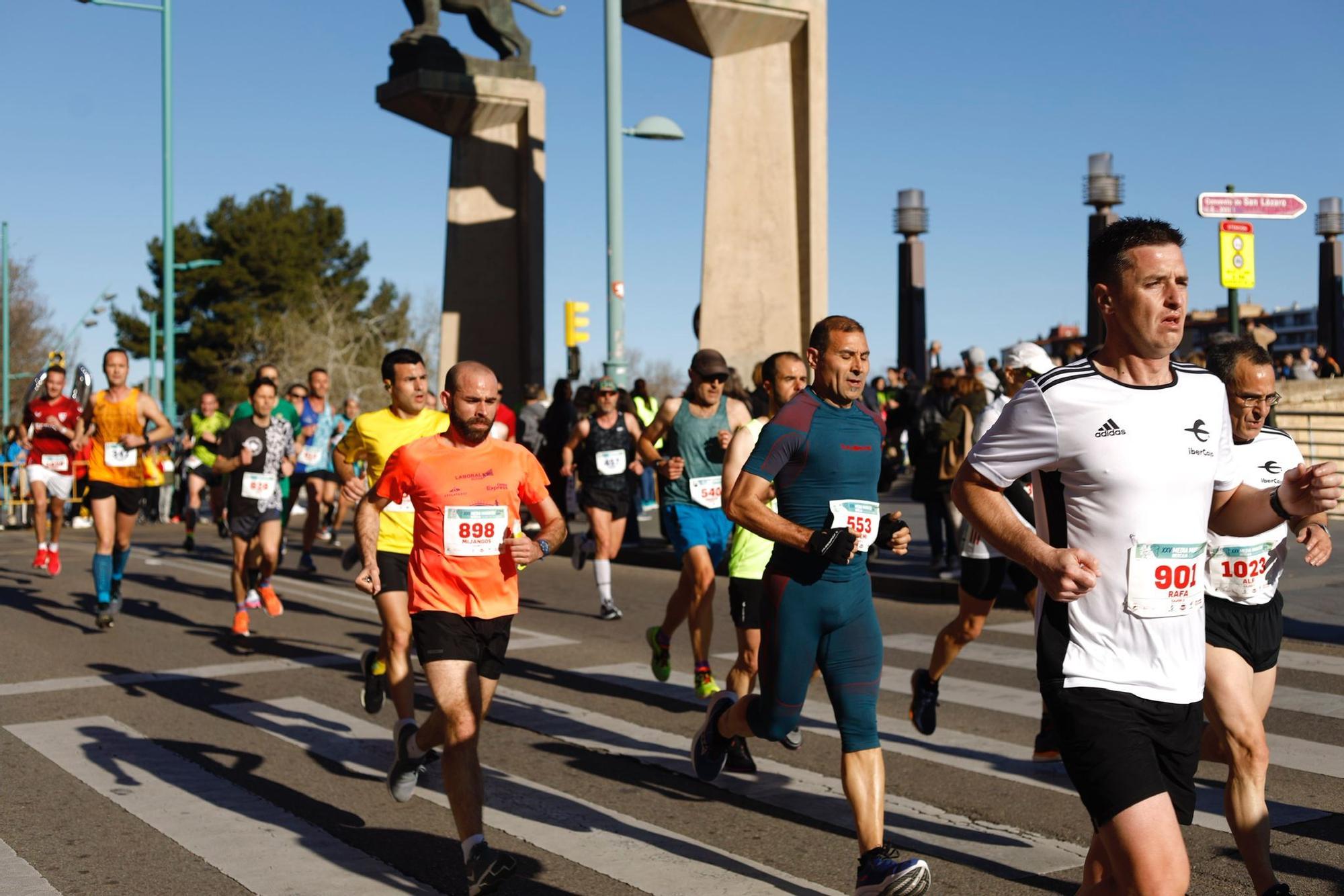 La Media Maratón de Zaragoza luce en las calles sus 25 años