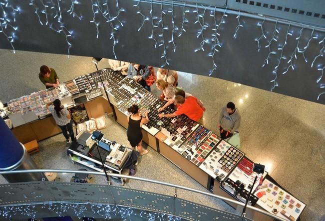 04/01/17 LAS PALMAS DE GRAN CANARIA. Ambiente de compras navideñas y de Reyes en la zona comercial de Siete Palmas. Fotografa: YAIZA SOCORRO.