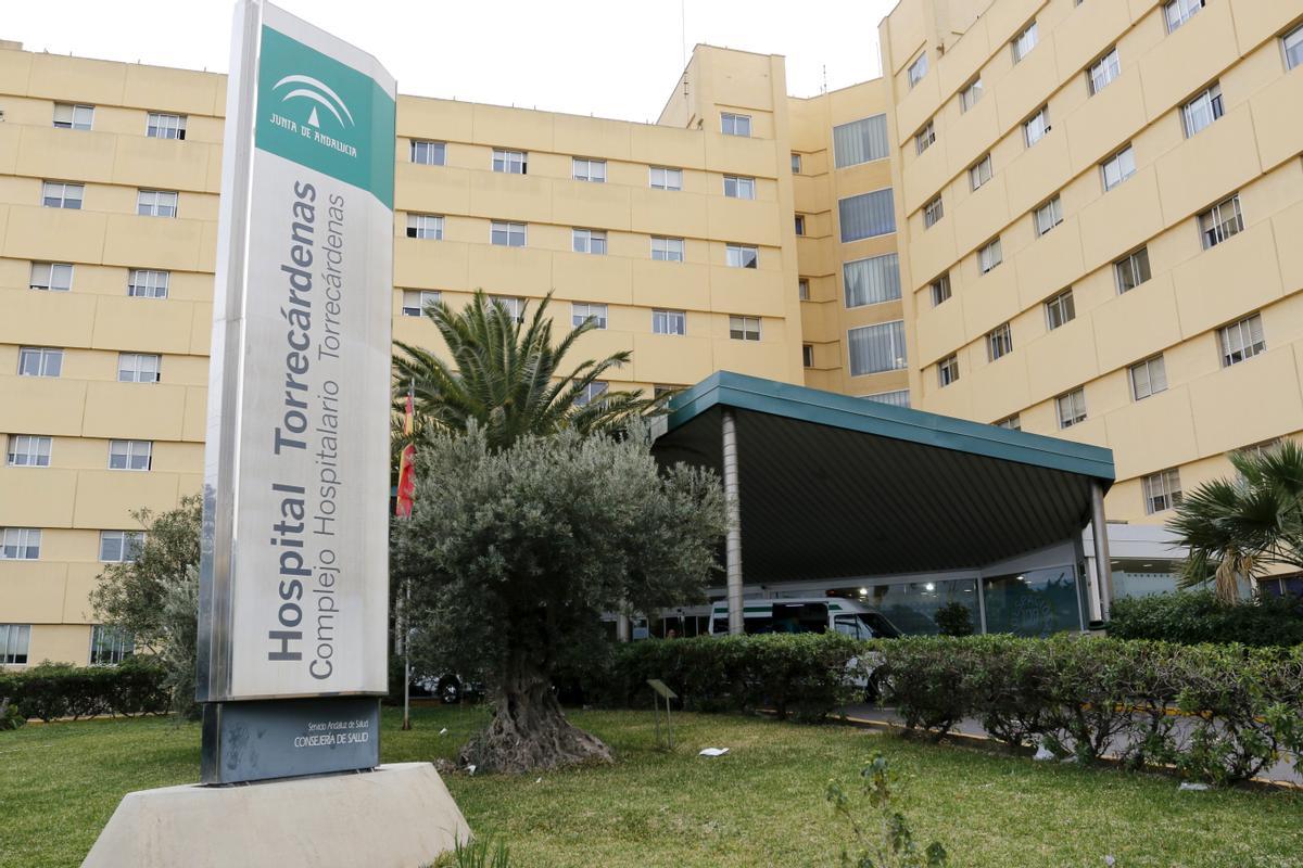 Fachada del complejo hospitalario Torrecárdenas de Almería