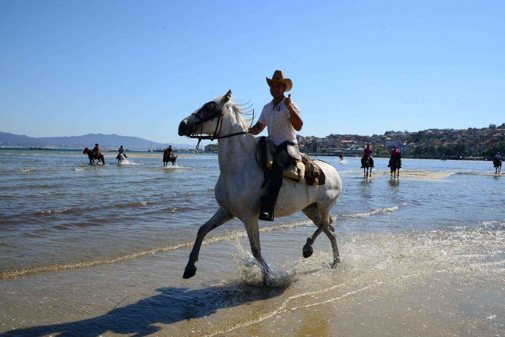 Una espectacular jornada a caballo por Moaña (I)