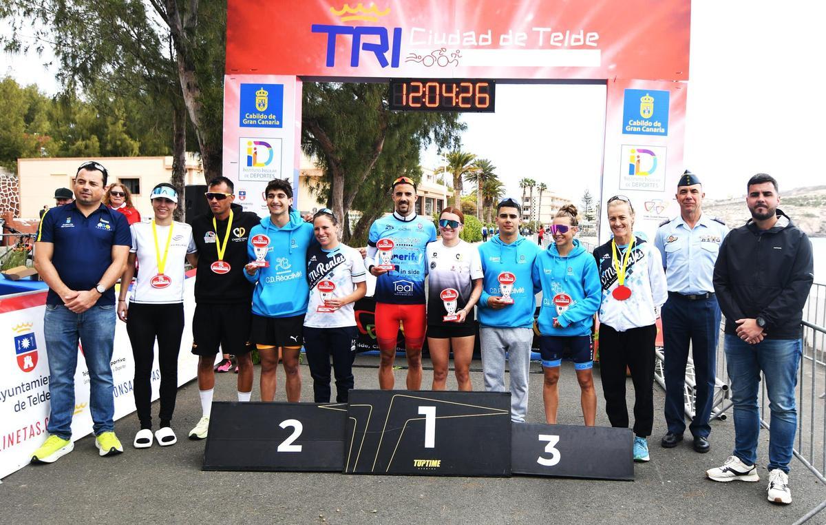 César de León y Mia Leadbeater se imponen en el 33º Triatlón Salinetas Telde