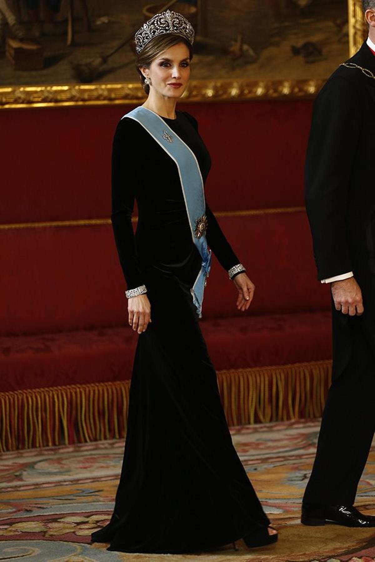 Letizia Ortiz  de Felipe Varela durante una cena de gala celebrada en el Palacio Real