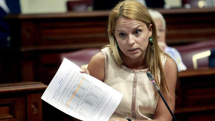 Noemí Santana, ayer en el pleno del Parlamento.