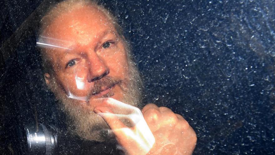 Assange asegura que fue espiado en la Embajada de Ecuador y apunta a EEUU