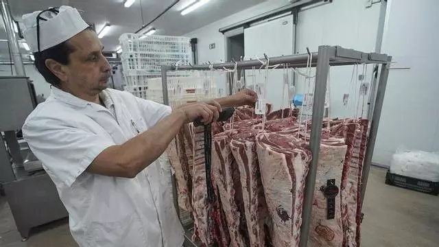 Vídeo | L'especejament de la vedella Bencriada