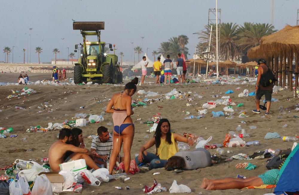 Así han quedado las playas después de la Noche de San Juan