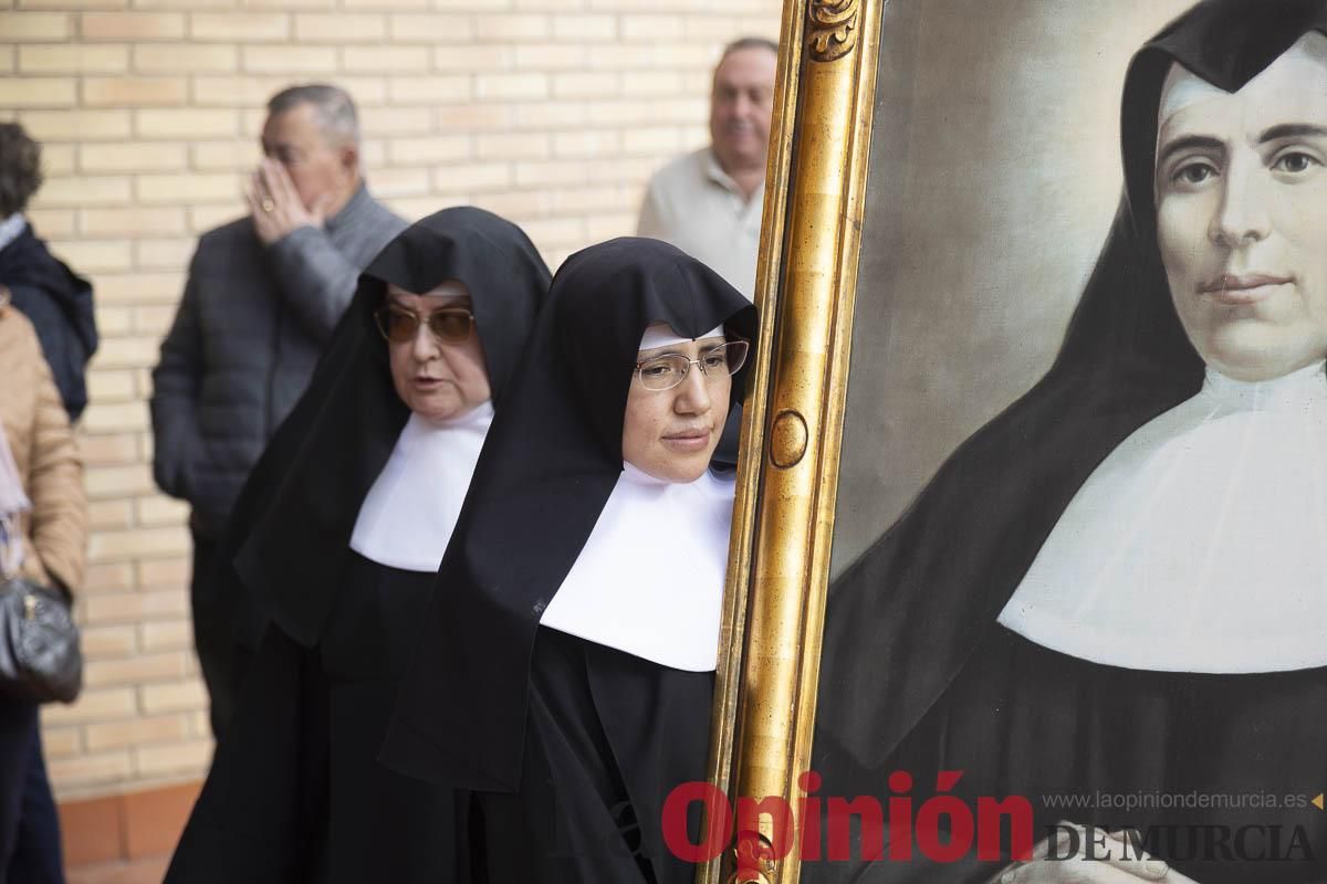Así ha sido el traslado del cuatro y la reliquia de Santa Teresa de Jornet desde el Asilo hasta la Parroquia de la Concepción en Caravaca