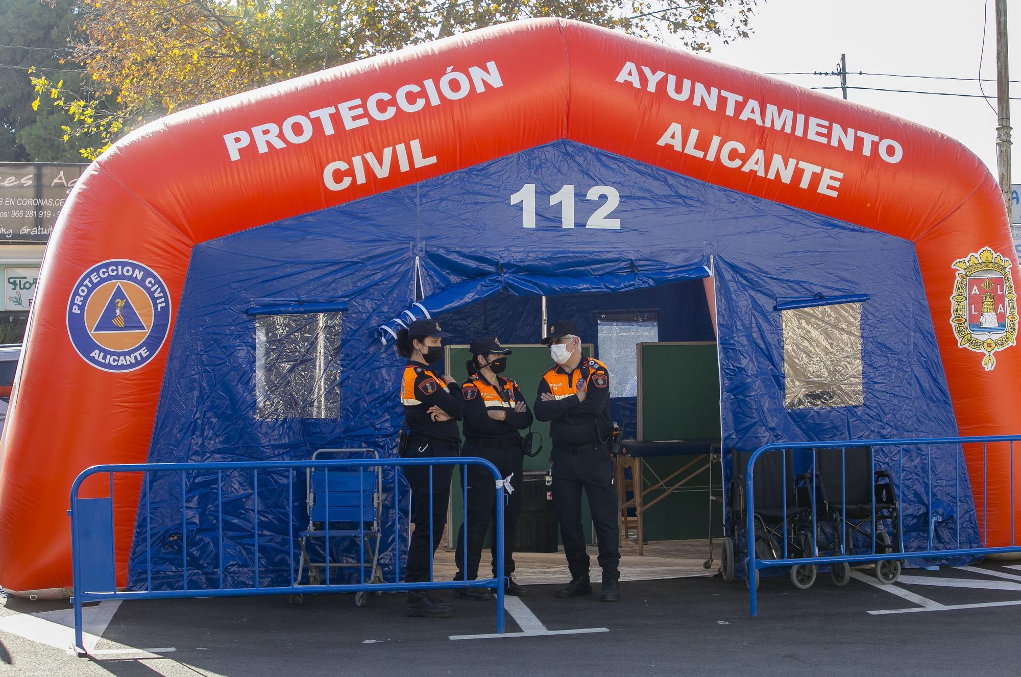 Día de Todos los Santos bajo mínimos de afluencia en el cementerio de Alicante