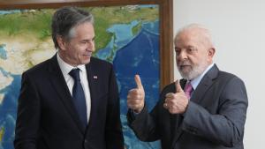 El secretario de Estado de EEUU, Antony Blinken, y el presidente de Brasil, Luiz Inácio Lula da Silva, durante la reunión que han mantenido este miércoles en Brasilia.