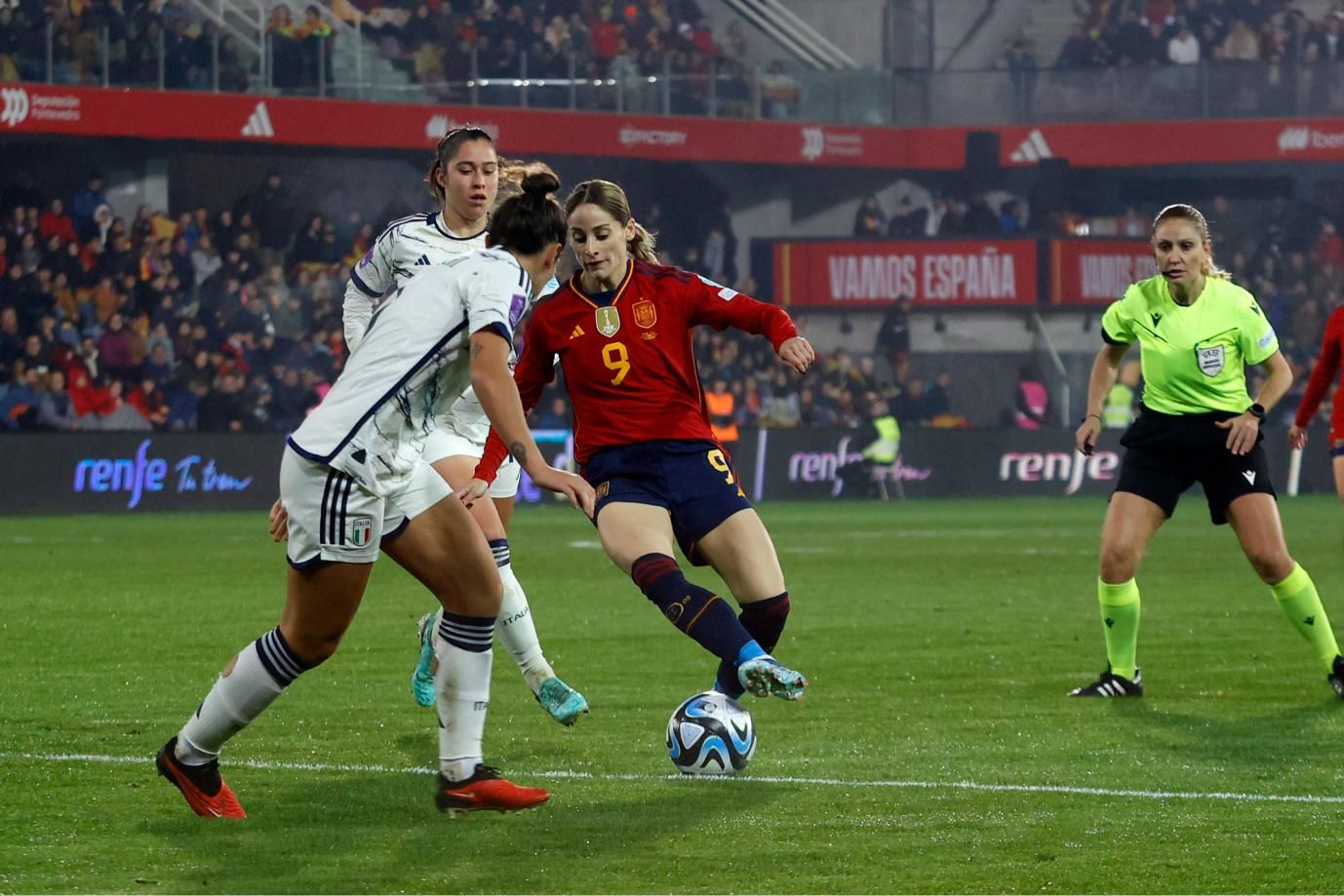 La afición se vuelca con las campeonas del mundo