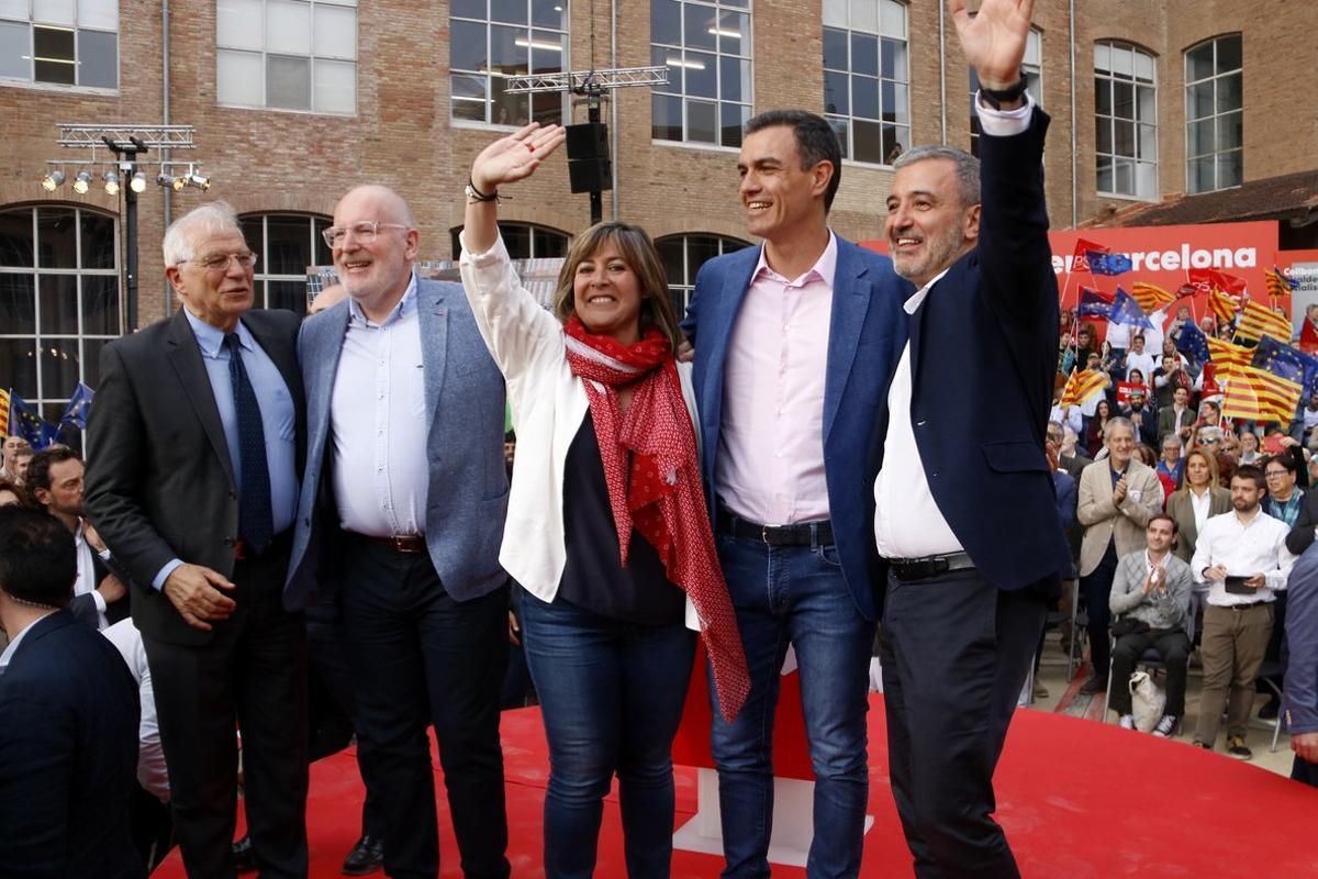 Núria Marín junto a Pedro Sánchez, Jaume Collboni y Josep Borrell el pasado 23 de mayo