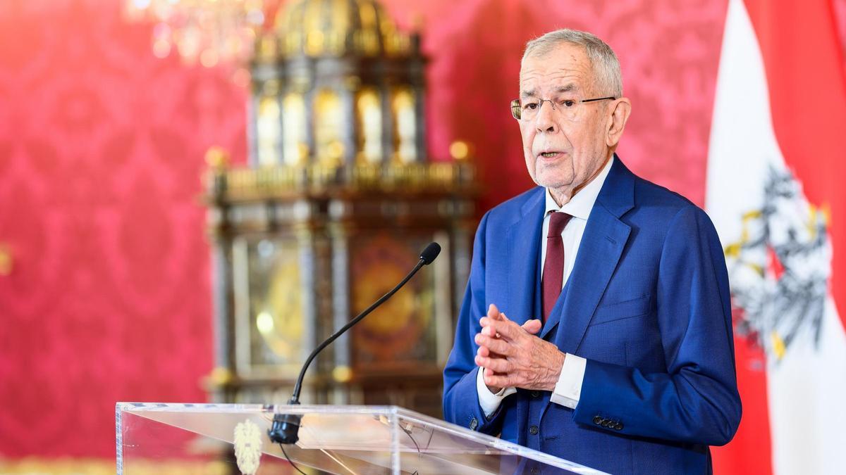 El presidente austríaco, Alexander Van der Bellen, este martes en rueda de prensa.
