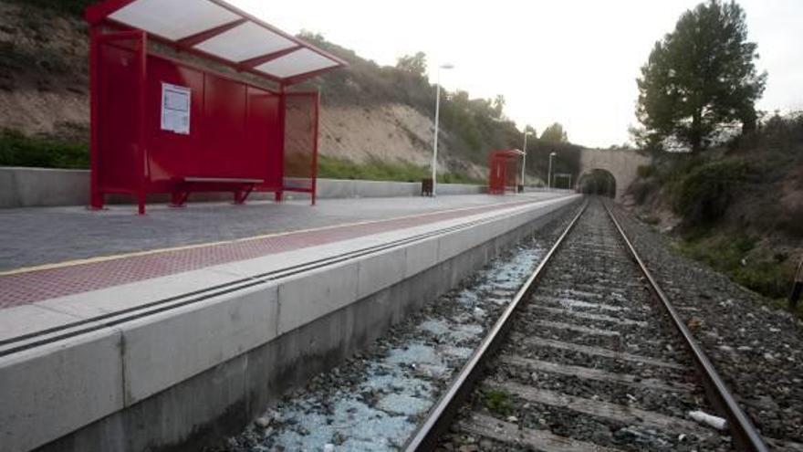 El vandalismo arrasa la estación de Albaida