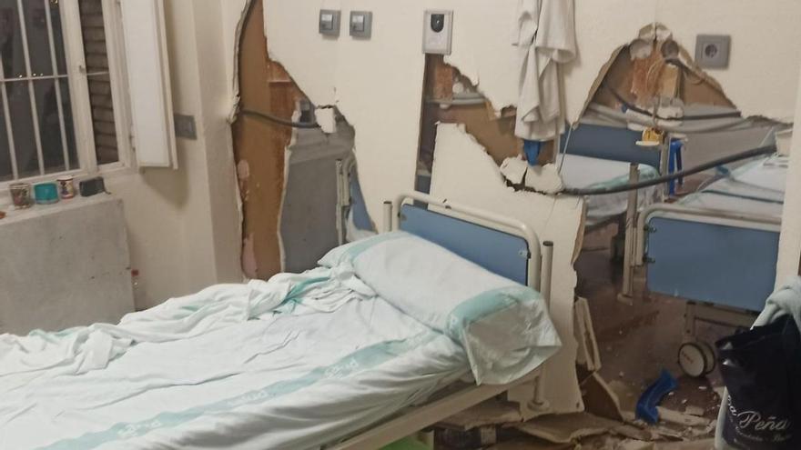 Un preso se traga varias cuchillas, revienta una habitación de un hospital en Zaragoza y agrede a otro recluso