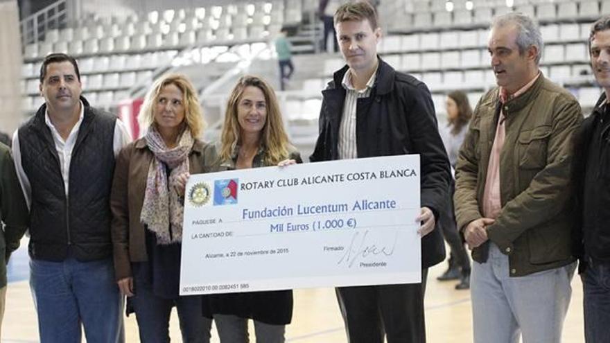 Cantera El Rotary Club Costa Blanca concede dos becas al club