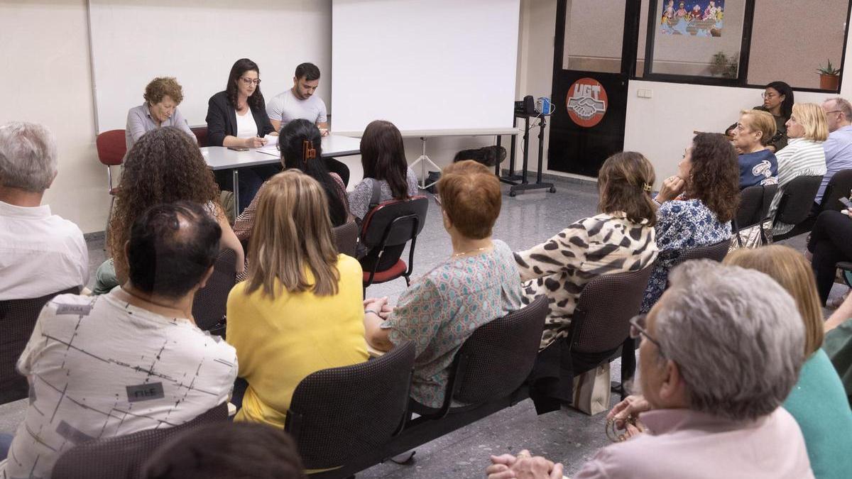 Asamblea extraordinaria del PSOE de Alicante celebrada este lunes en la sede de UGT.