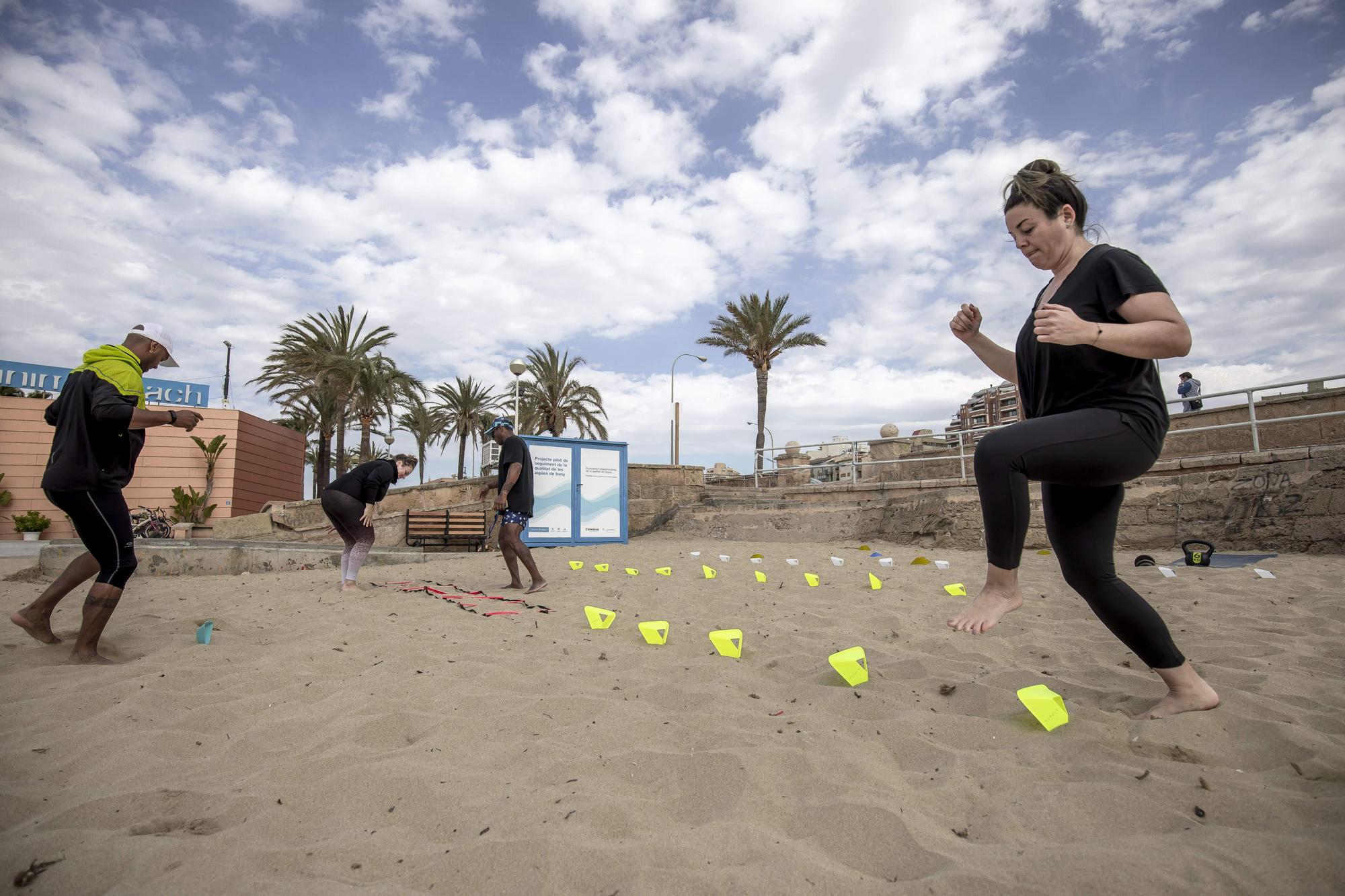 Gimnasia grupal al aire libre