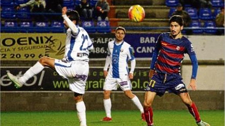 José Carlos Fernández ha estat titular contra el Leganés i la passada jornada davant l&#039;Oviedo.