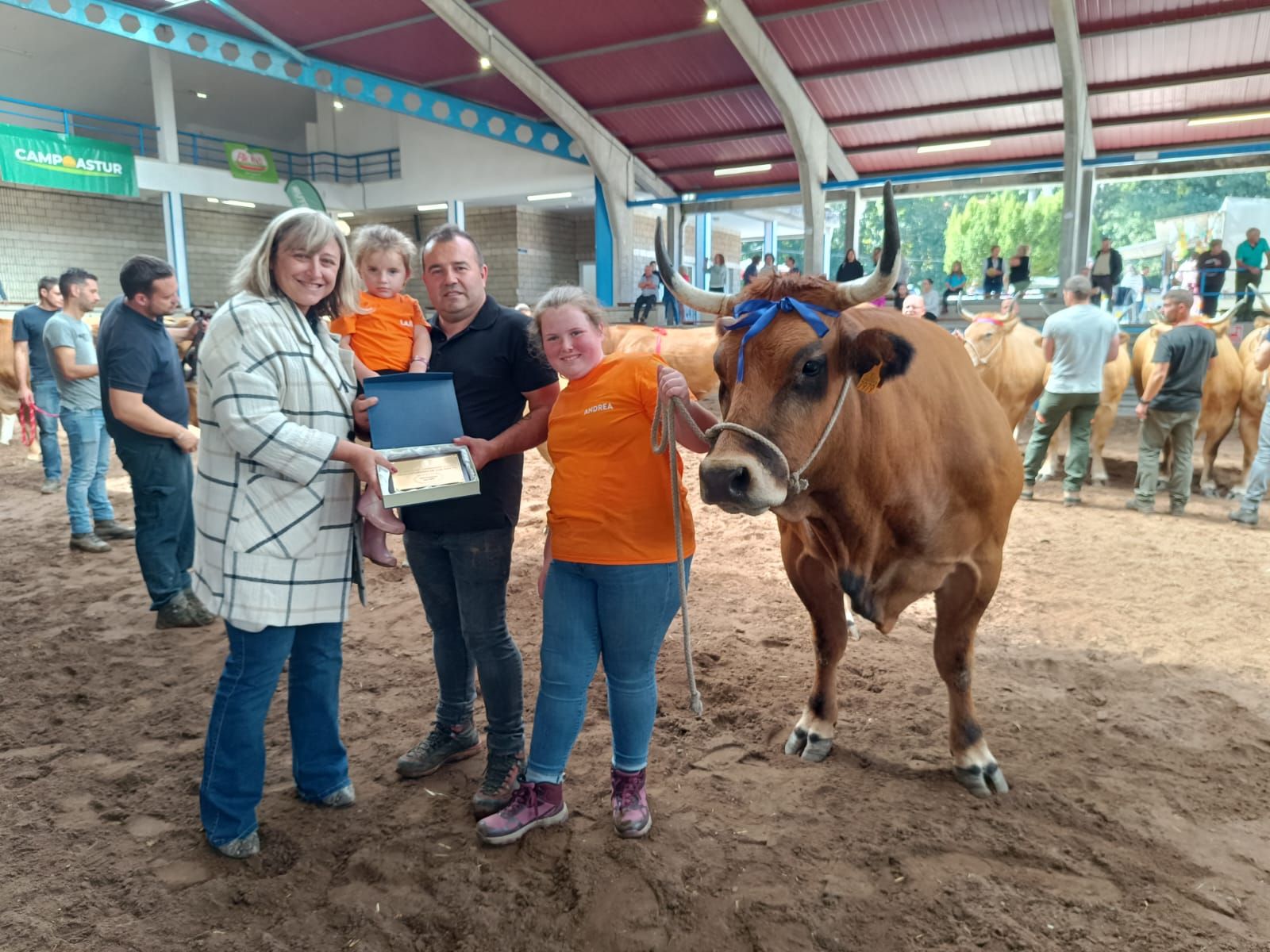En imágenes: los premiados en la Muestra ganadera local de Cangas del Narcea