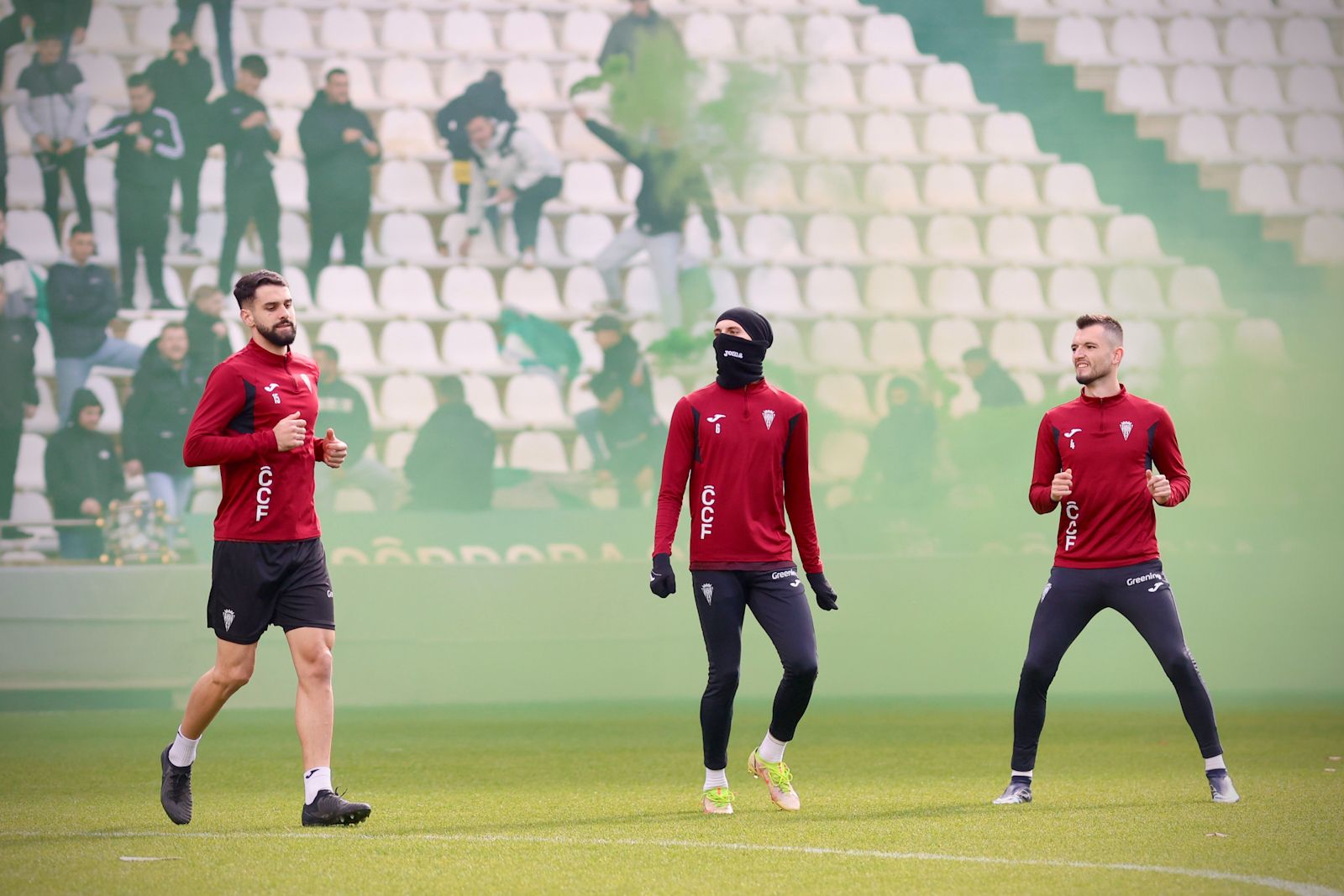 El Córdoba entrena ante su afición en El Arcángel