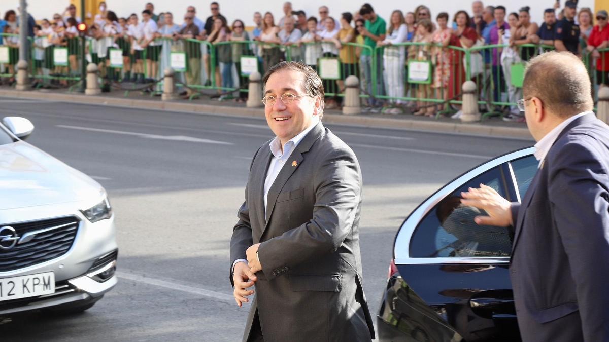 El ministro de Asuntos Exteriores, José Manuel Albares, a su llegada al encuentro internacional que se celebra en el Palacio de la Merced.