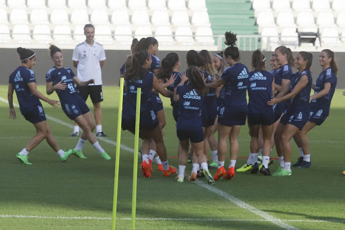 Las imágenes del entrenamiento del la selección española femenina de fútbol en El Árcangel