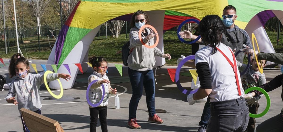 Cornellà ofereix tallers per iniciar-se en el món del circ