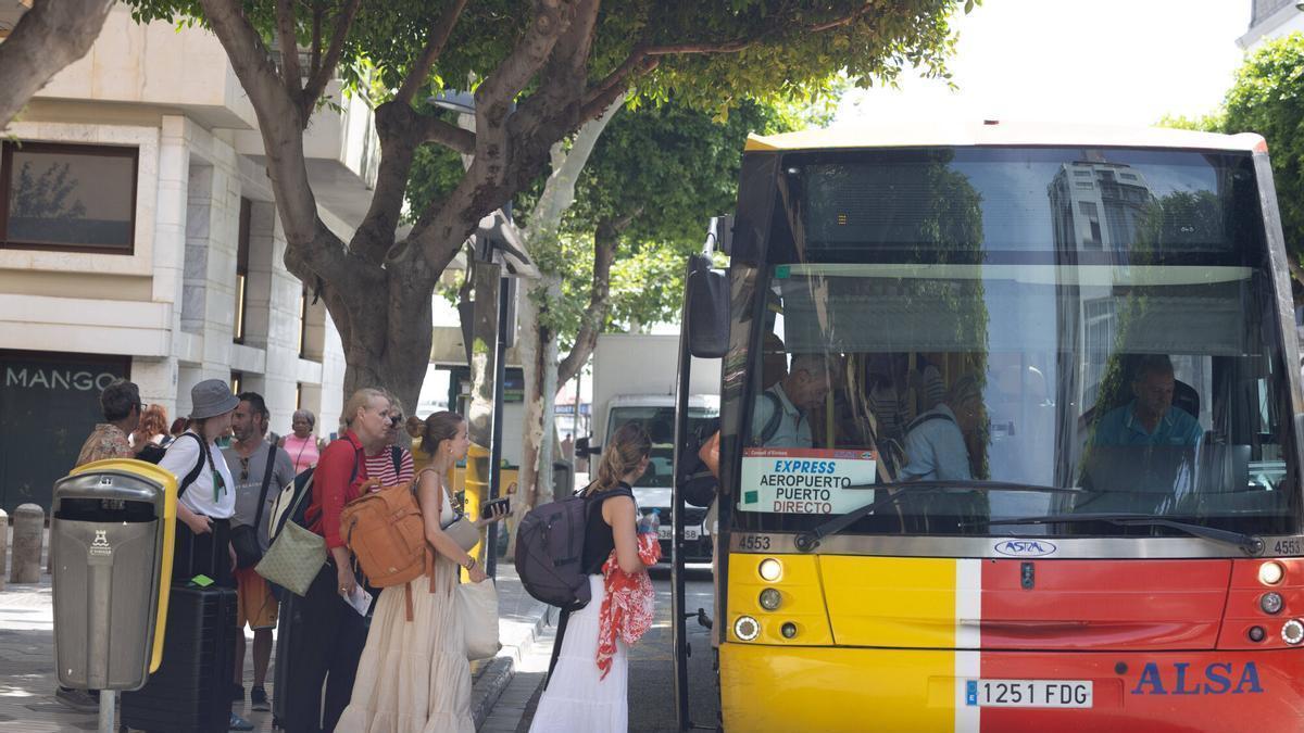 IBIZA PARADA AUTOBUSES BARTOLOME ROSELLO AUTOBUS AEROPUERTO TURISTAS